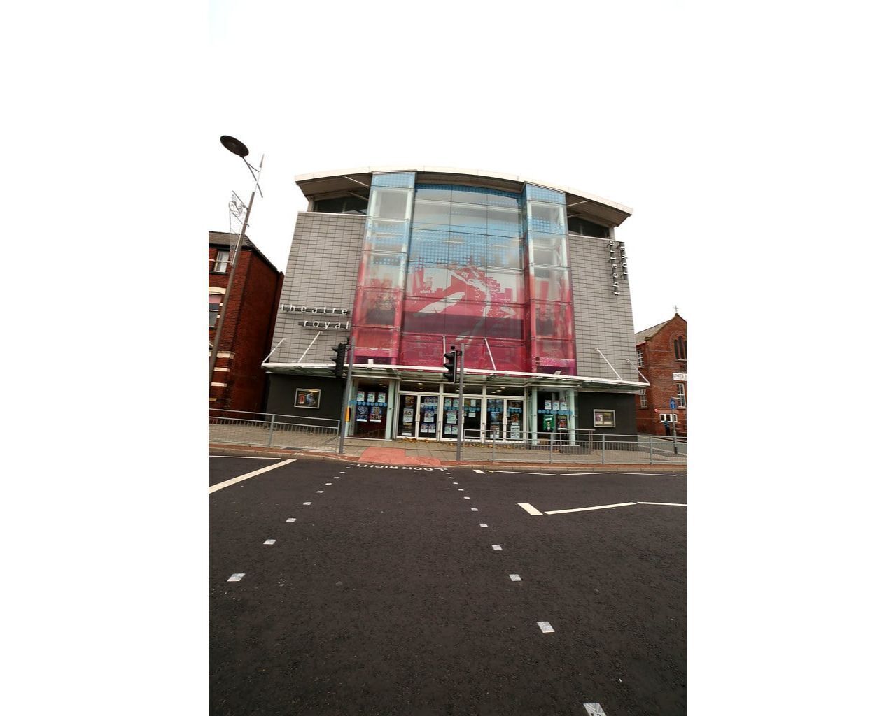 คอมฟอร์ทอพาร์ทเมนท์, ห้องน้ำส่วนตัว | สถานที่น่าสนใจ