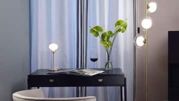 Daunenbettdecken, Pillowtop-Betten, Minibar, Zimmersafe