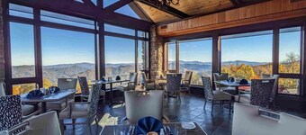 Scenic Solitude- Private Club Access