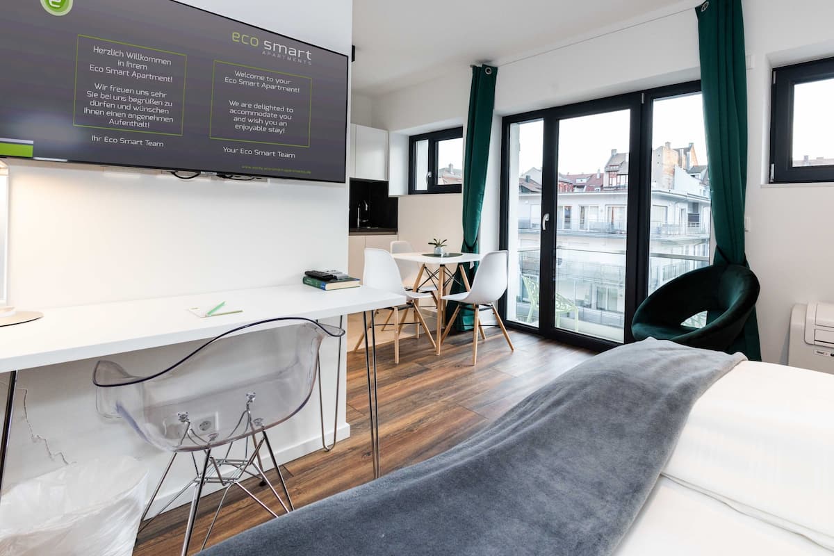 Suite Superior, balcone | 2 camere, con stile personalizzato, una scrivania, tende oscuranti