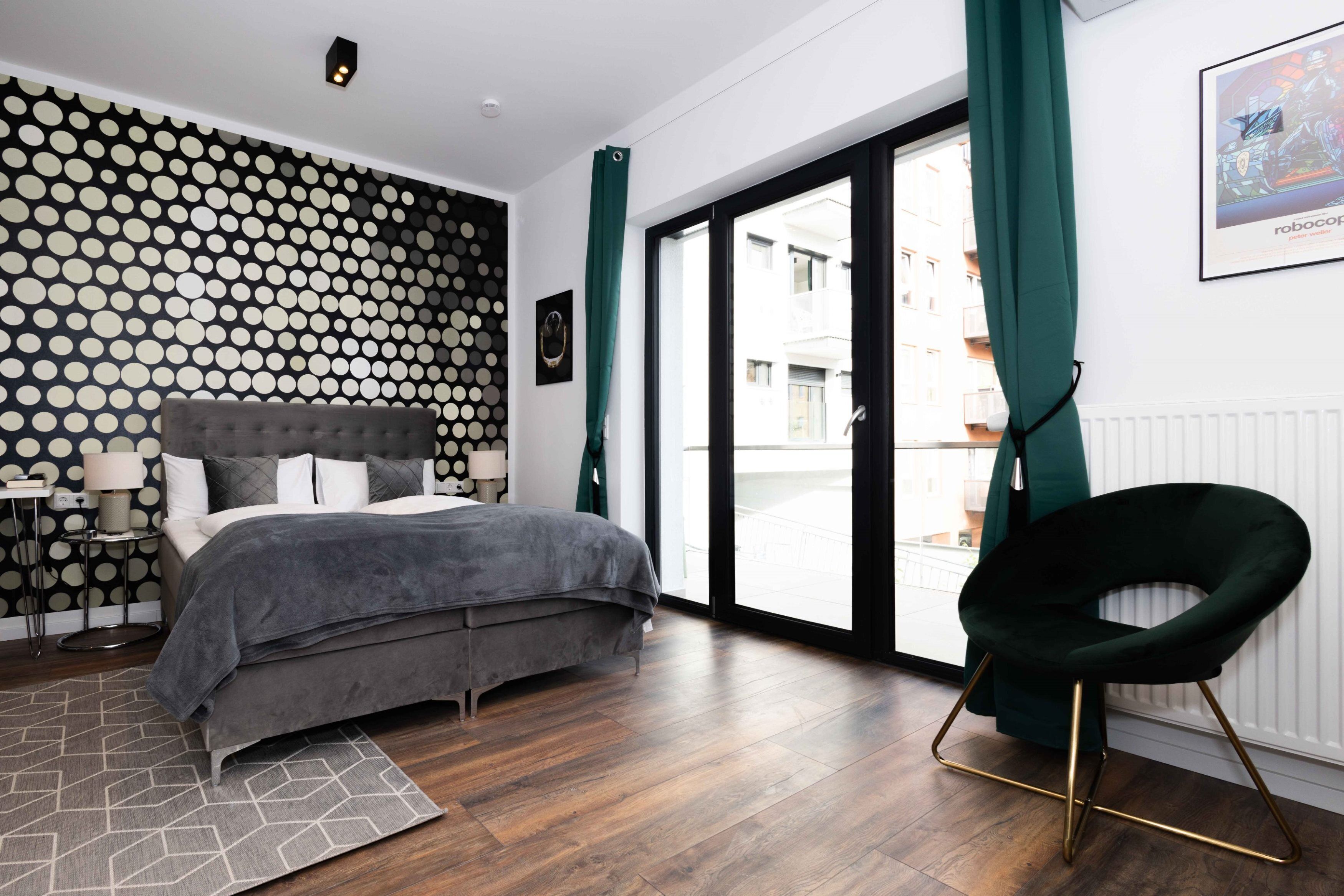 Superior appartement (Balcony or Terrace) | Individueel gedecoreerd, een bureau, verduisterende gordijnen