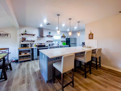 Brandon Peaceful Home w/newly renovated kitchen