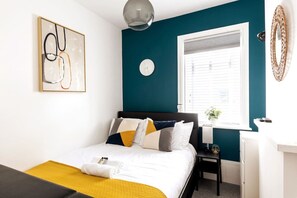 1 slaapkamer, een bureau, een strijkplank/strijkijzer, gratis wifi