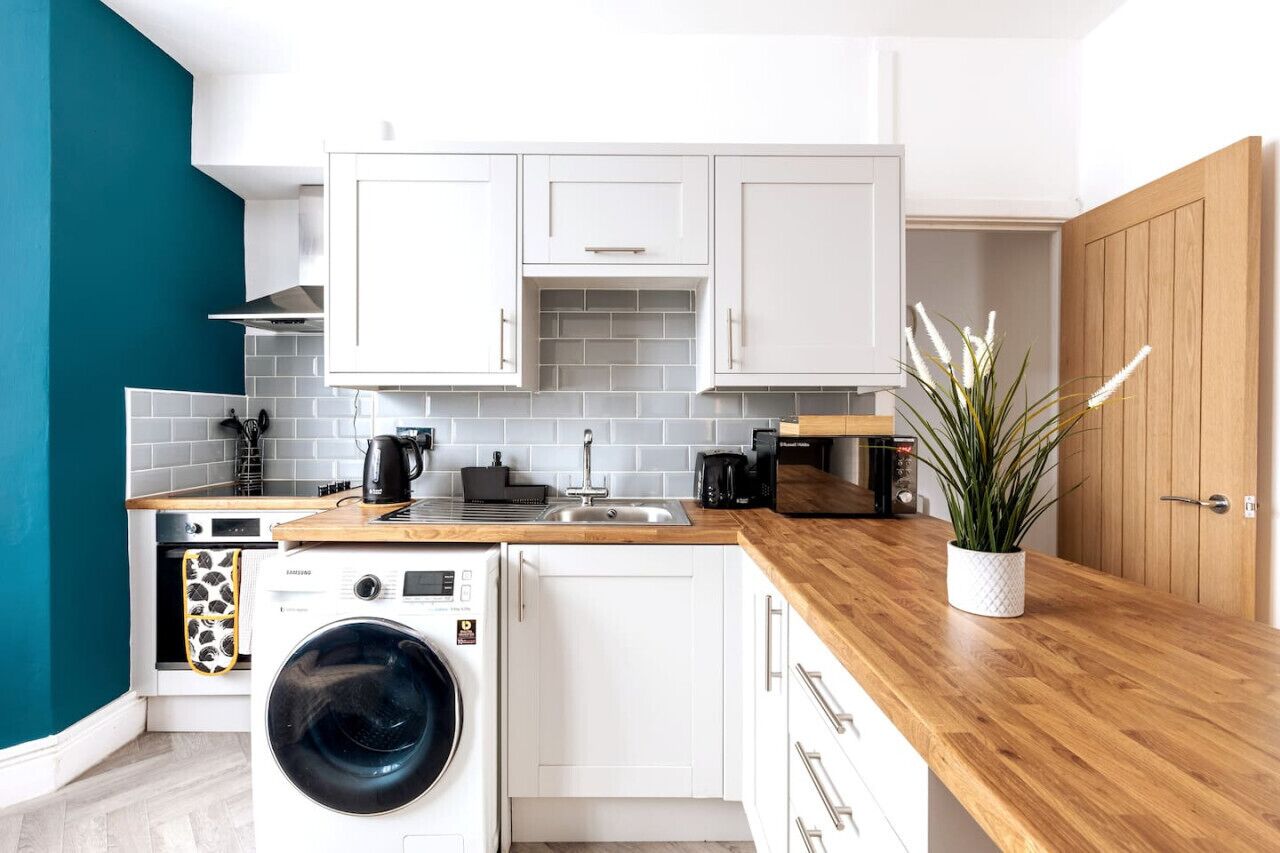 Kühlschrank, Mikrowelle, Ofen, Toaster