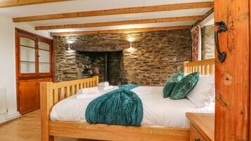 Cottage | 5 bedrooms, individually decorated, individually furnished, free WiFi