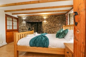 Cottage | 5 bedrooms, individually decorated, individually furnished, free WiFi