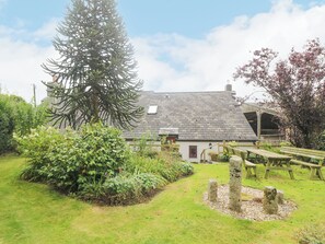 Cottage | Outdoor dining