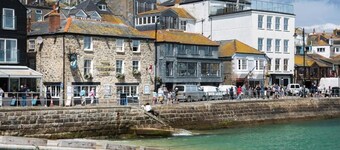 Lifeboat Inn