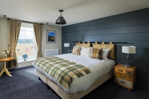 Iron/ironing board, free WiFi, bed sheets - Lifeboat Inn (St Ives)