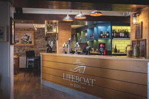 Dining - Lifeboat Inn (St Ives)