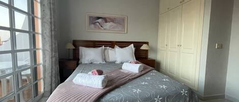 1 bedroom, WiFi, bed sheets