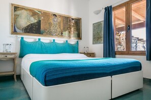 2 bedrooms, iron/ironing board, WiFi, bed sheets - Blue House, 150 mt. from the sea, BBQ, communal pool, AC, WiFi, parking (Golfo Aranci)