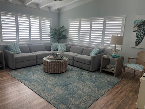 GORGEOUS PET FRIENDLY VACATION HOME!  