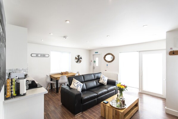 Studio, 1 Bedroom, Ground Floor (The Little Lighthouse) | Private kitchen