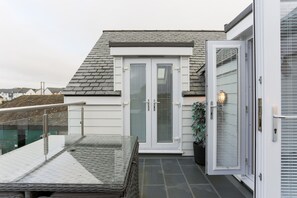 Exterior - The Lighthouse (St Ives)