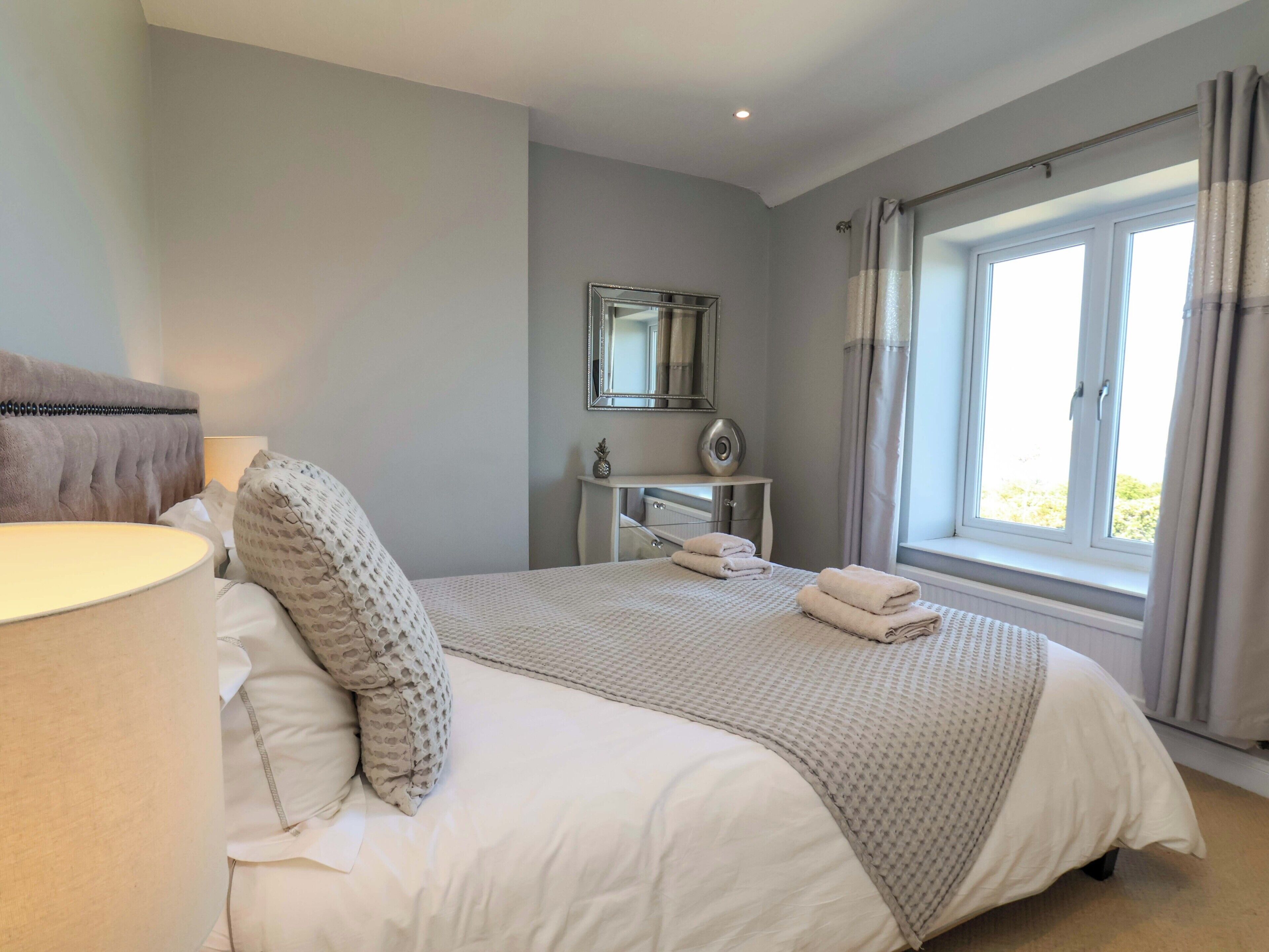 5 bedrooms, individually decorated, individually furnished, free WiFi