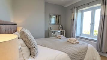 5 bedrooms, individually decorated, individually furnished, free WiFi
