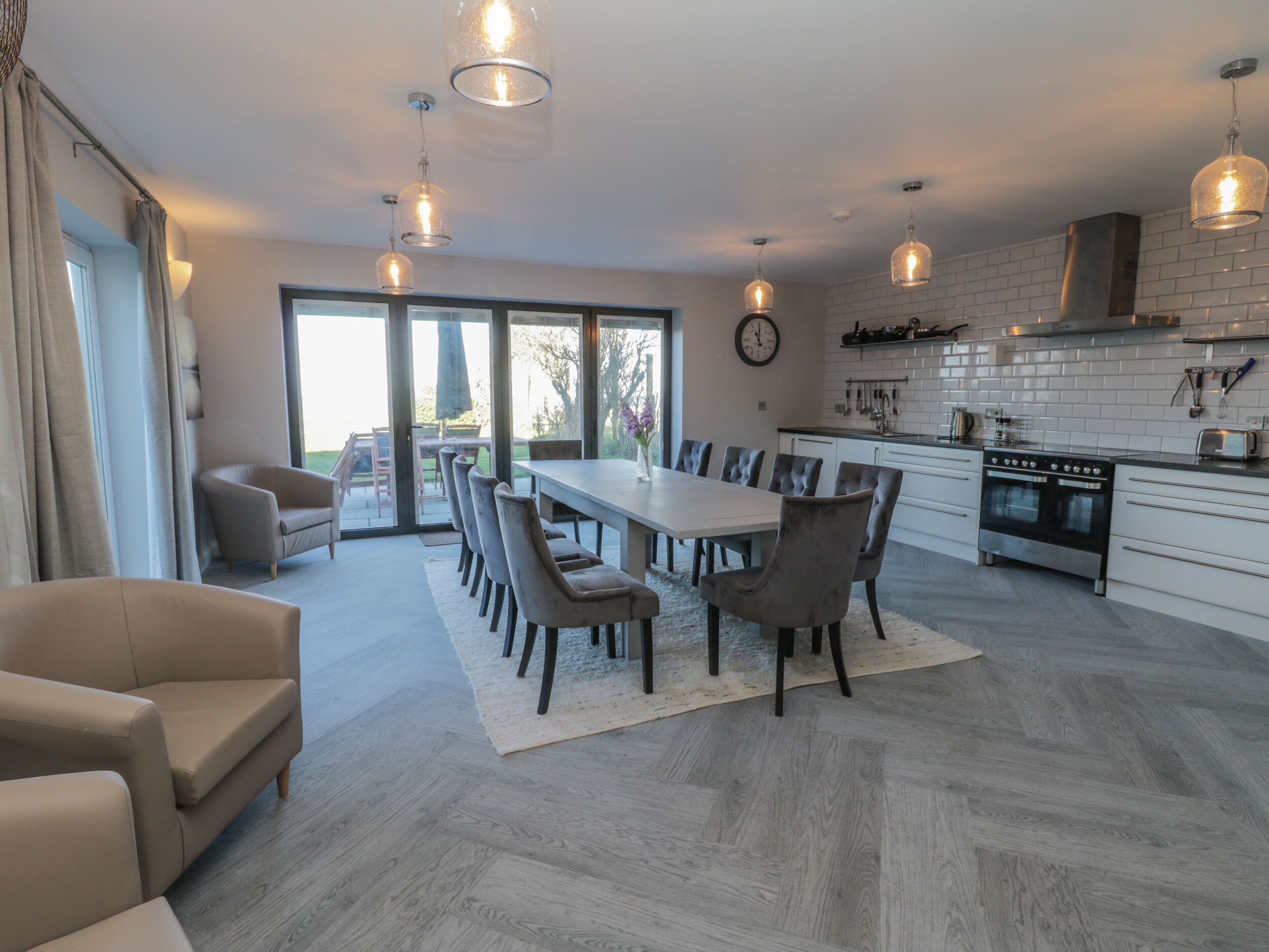 Cottage | Private kitchen | Fridge, dishwasher, electric kettle, toaster