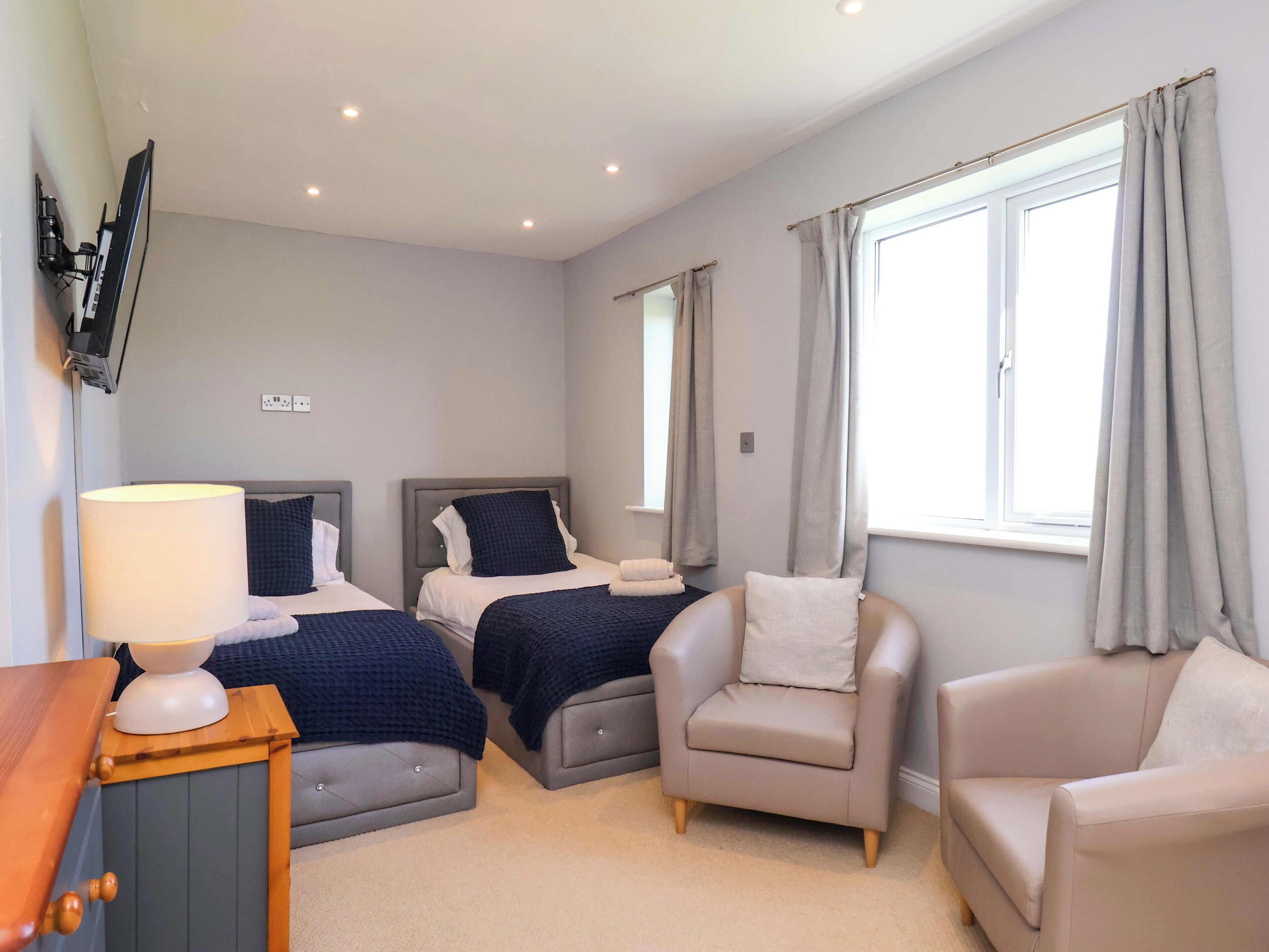 5 bedrooms, individually decorated, individually furnished, free WiFi
