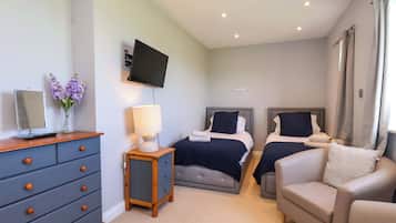 5 bedrooms, individually decorated, individually furnished, free WiFi