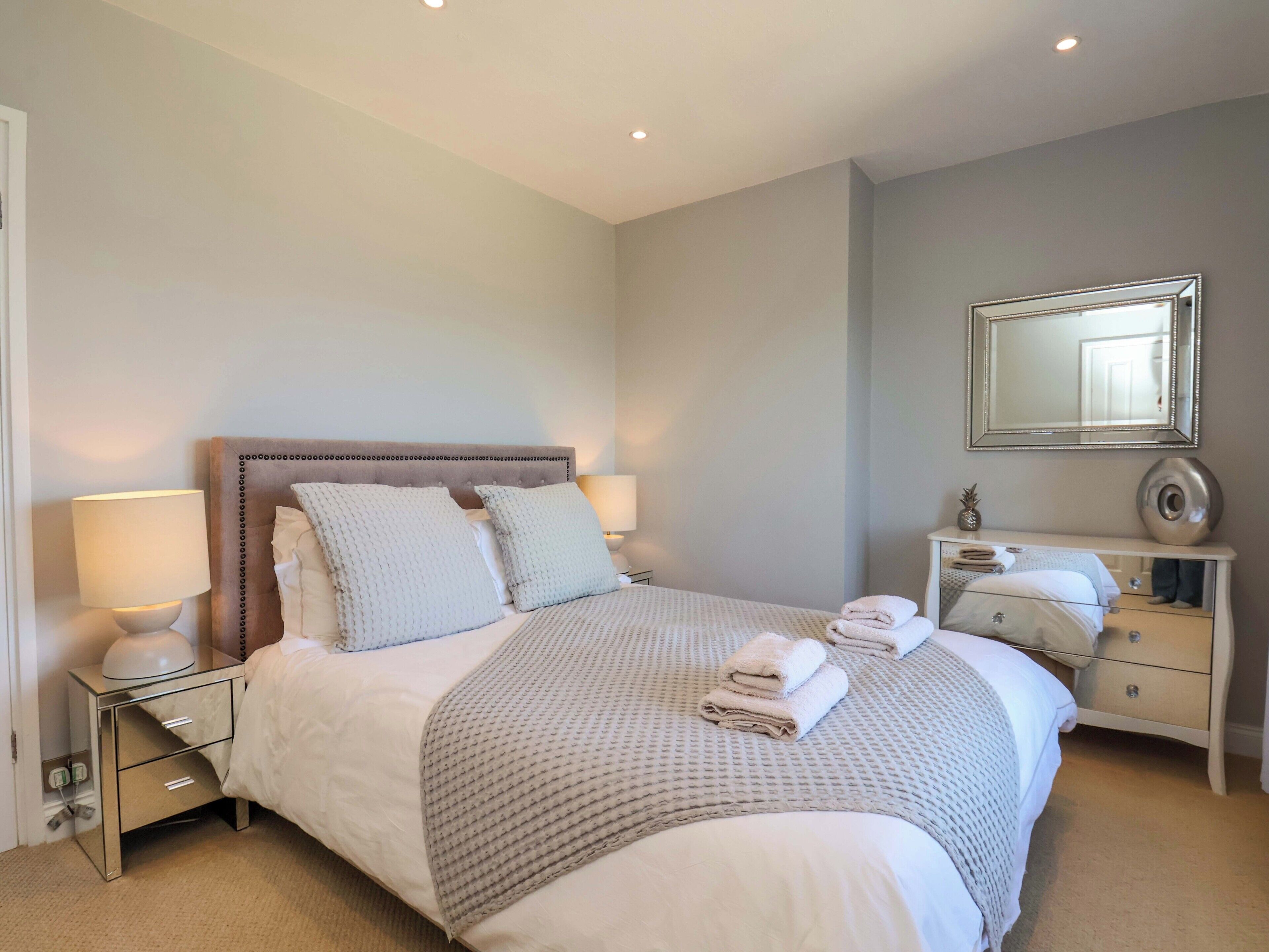 5 bedrooms, individually decorated, individually furnished, free WiFi