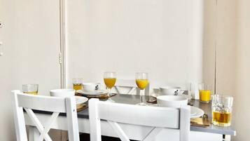 Economy House | In-room dining