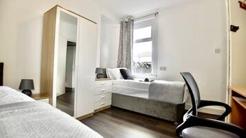 Economy House | 4 bedrooms, individually decorated, individually furnished, desk