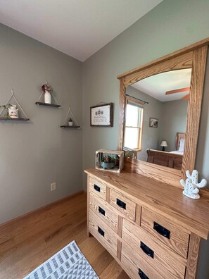 Interior - Countryside Retreat - Cabin 2 (Cherry Creek)