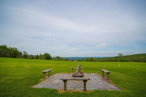 Property grounds - Countryside Retreat - Cabin 1 (Cherry Creek)