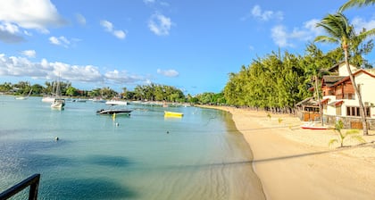 Beautiful and modern villa for 6-8 persons near the beach in grand baie