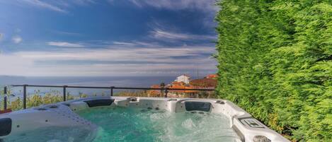 Private spa tub