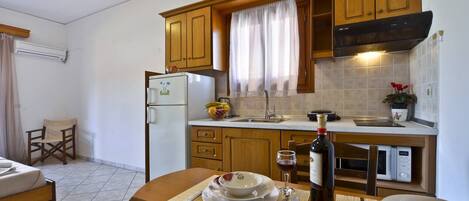 Fridge, microwave, stovetop, electric kettle