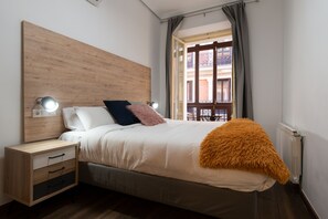 4 slaapkamers, een strijkplank/strijkijzer, wifi, beddengoed