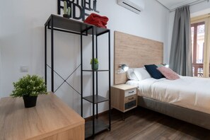 Unclassified image, 4 of 91, button