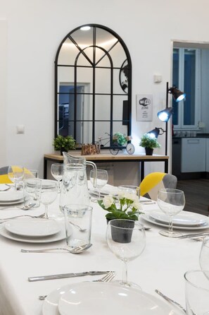 Unclassified image, 2 of 91, button