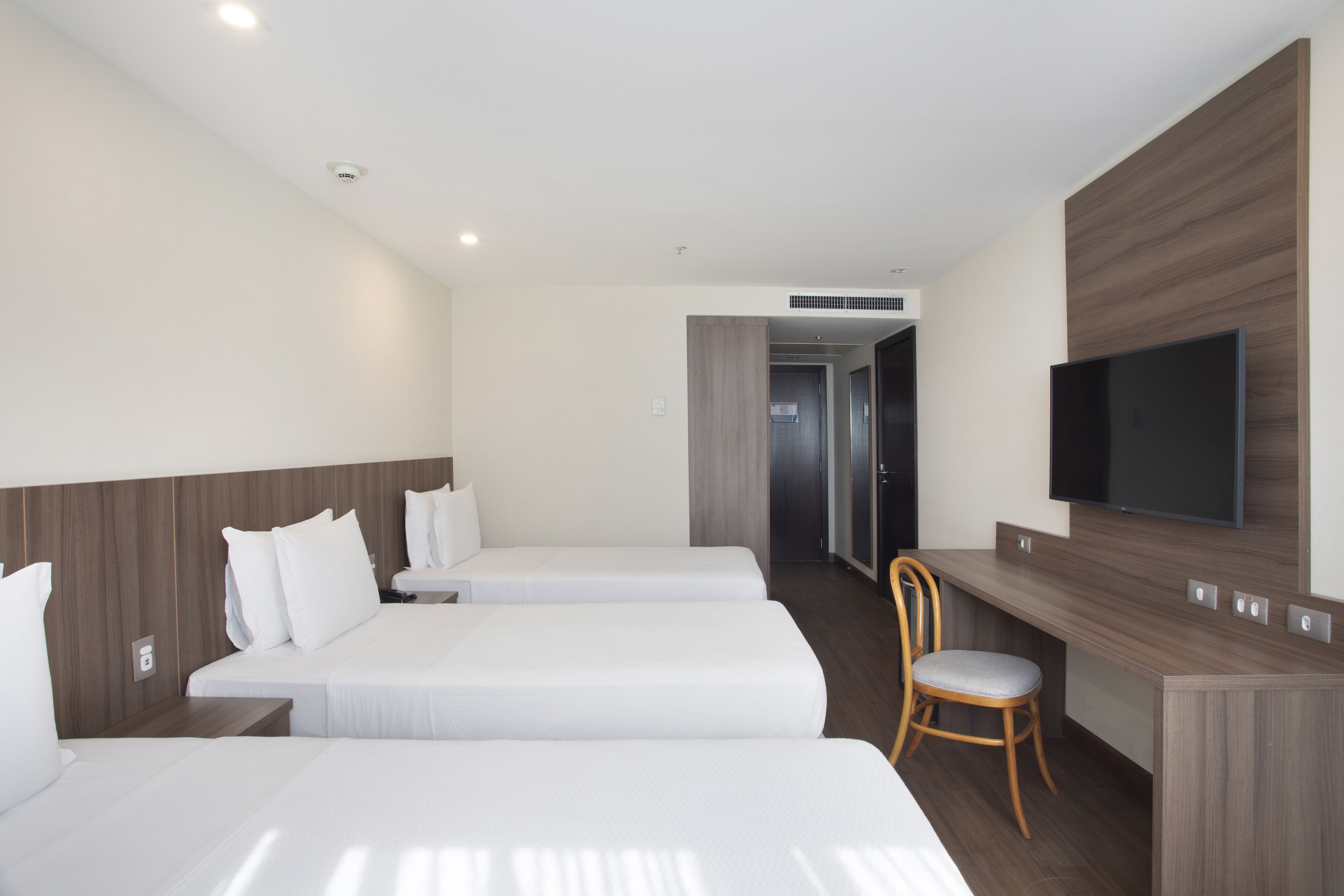 hypo-allergenic bedding, minibar, in-room safe, desk