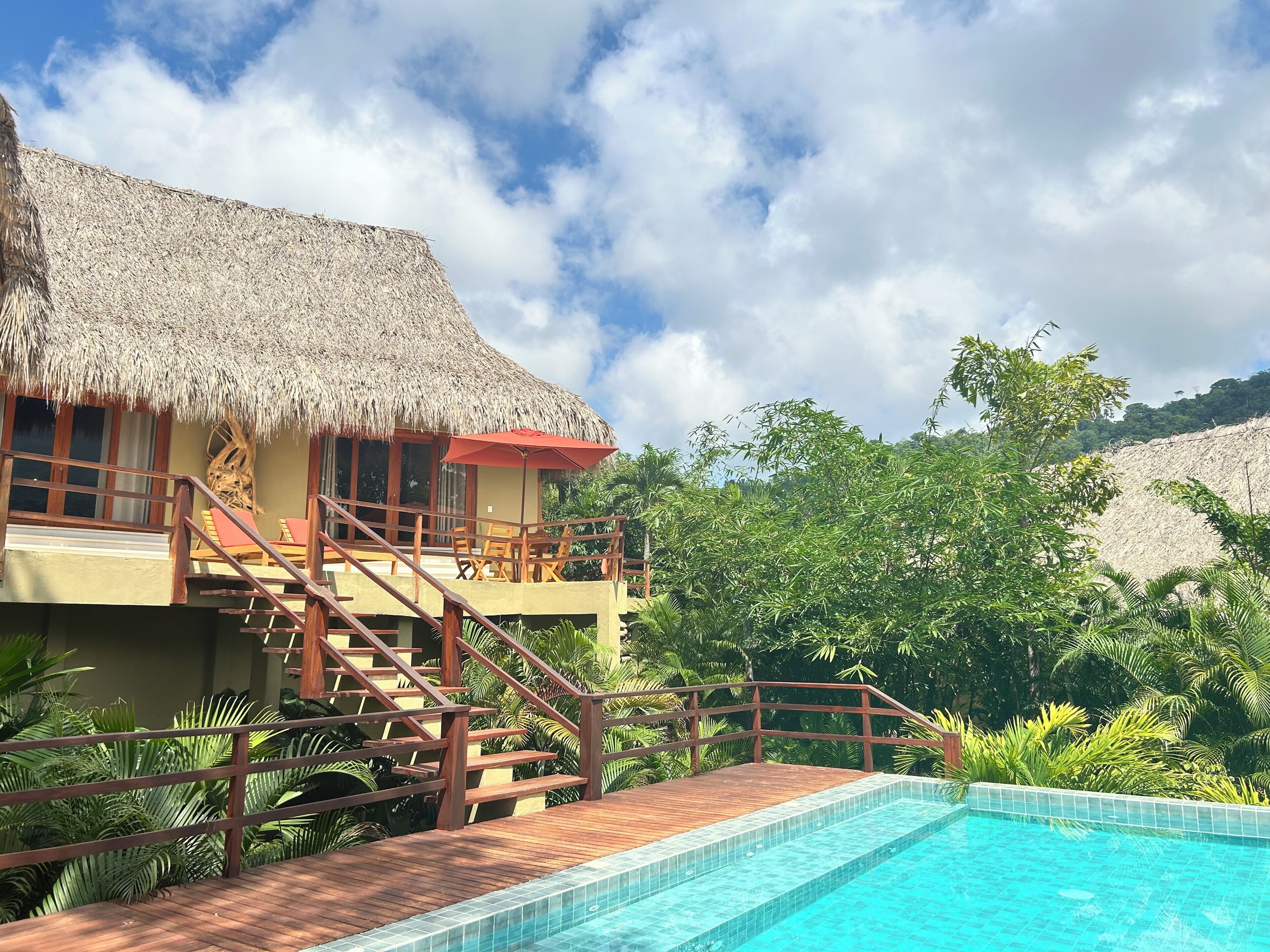 Grand Bungalow | Minibar, in-room safe, free WiFi, bed sheets