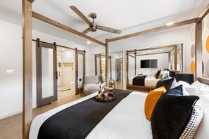 4 bedrooms, iron/ironing board, travel crib, free WiFi