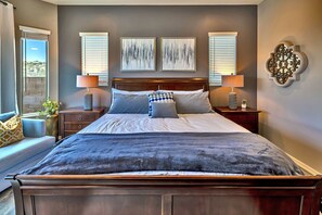 3 Schlafzimmer, Schreibtisch, Bügeleisen/Bügelbrett, Reisekinderbett