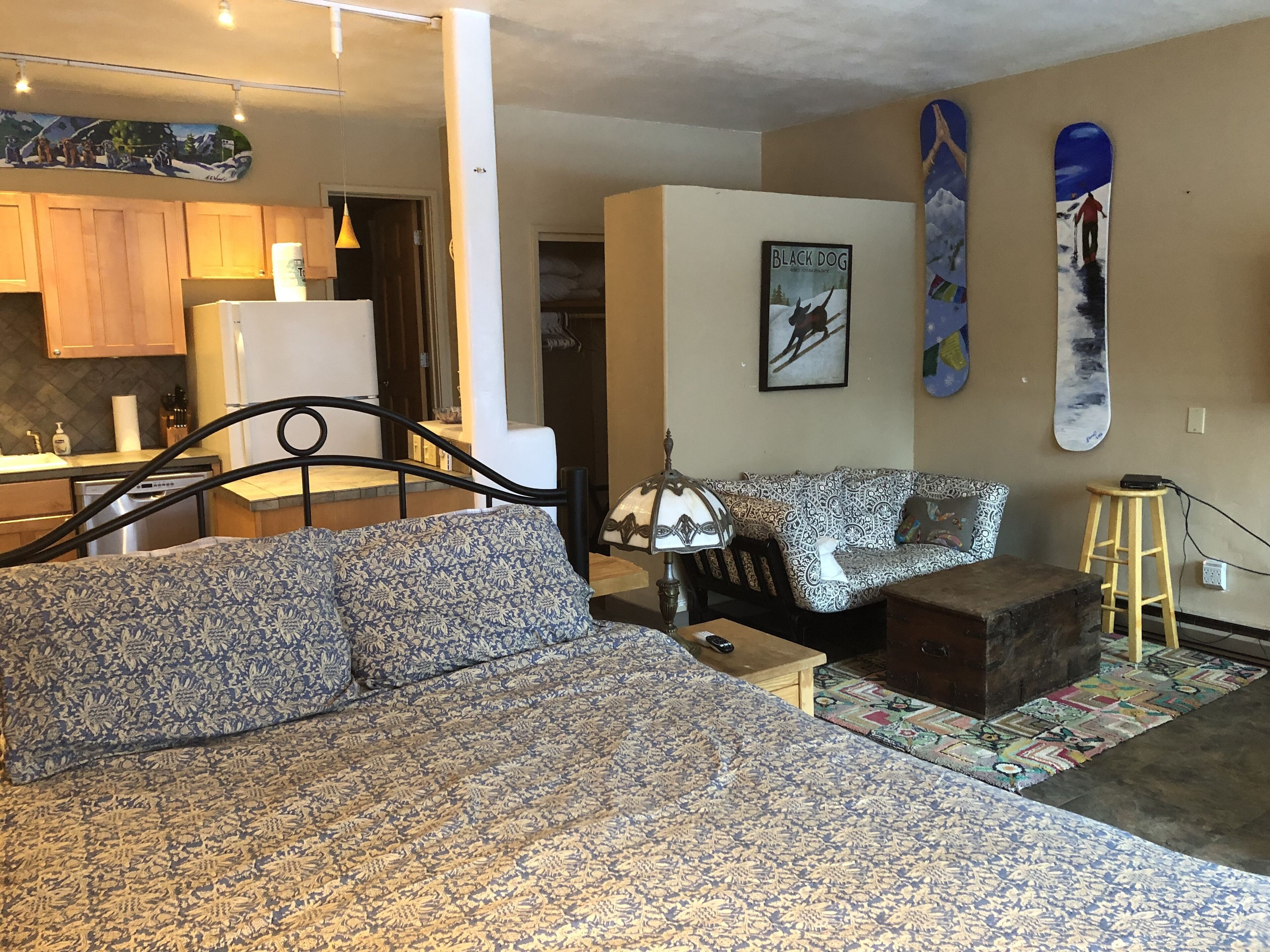 In The Heart Of TSV few minute walk to base area and chairlift,  hottub, parking
