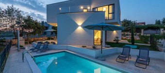 Charming 4BR Villa with Private Pool and Nature Views