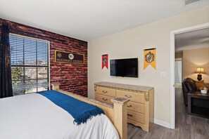 8 Schlafzimmer, BĂŒgeleisen/BĂŒgelbrett, Reisekinderbett, kostenloses WLAN