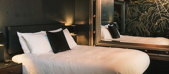 Hotel Crocodile & Crocodile Music Venue