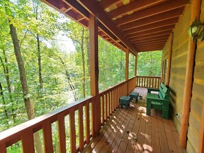 Property grounds - COZY 3 BD Cabin in the Woods! Hot Tub! Game Room (Sevierville)