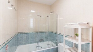 Badewanne, Haartrockner