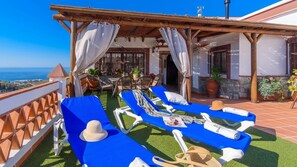 Outdoor dining - Villa Camarón Almuñécar by Ruralidays (Granada)