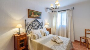 3 bedrooms, iron/ironing board, travel cot, WiFi - Villa Camarón Almuñécar by Ruralidays (Granada)