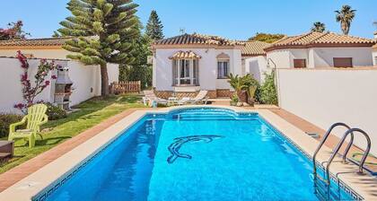Villa Lola Los Gallos Chiclana de la Frontera by Ruralidays