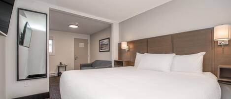 1 bedroom, laptop workspace, blackout curtains, free WiFi