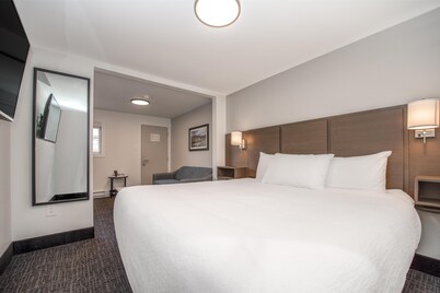 Coast Penticton Hotel